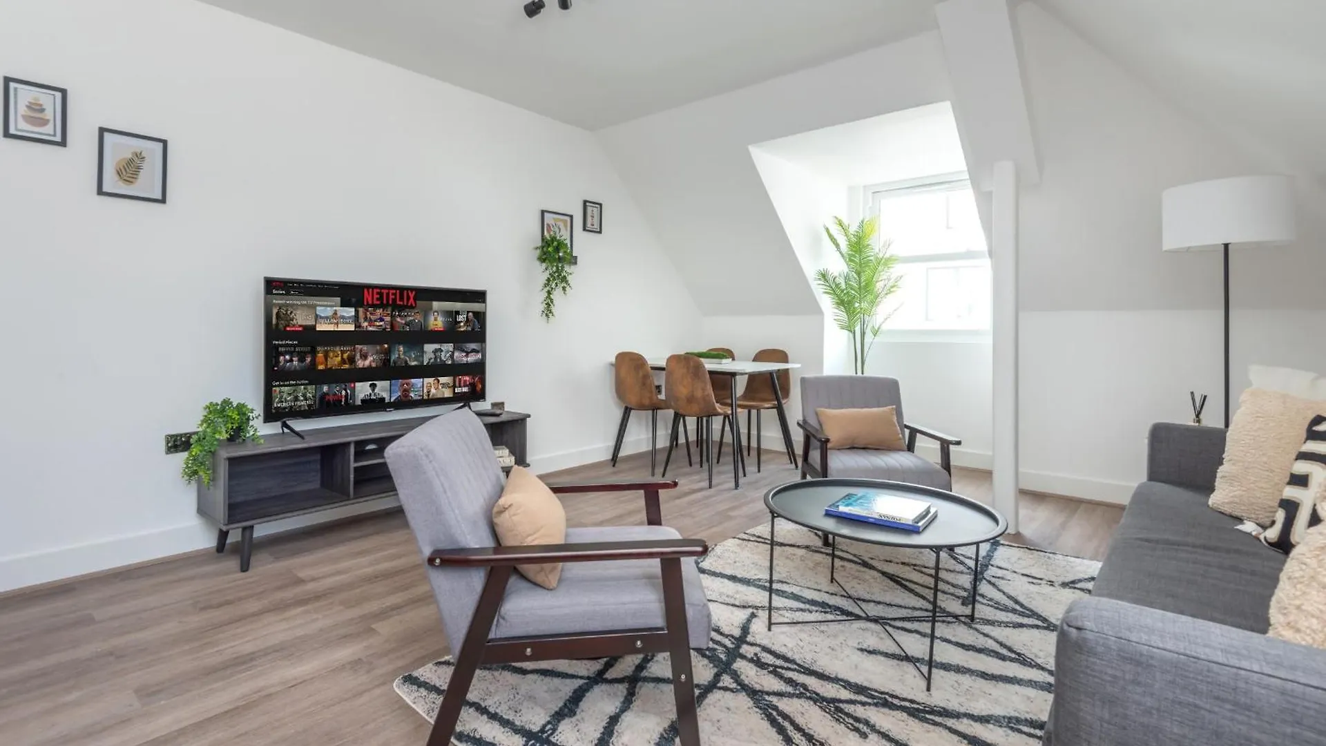 Modern 2Br 10 Mins To Stratford Stn Plus Eparking London